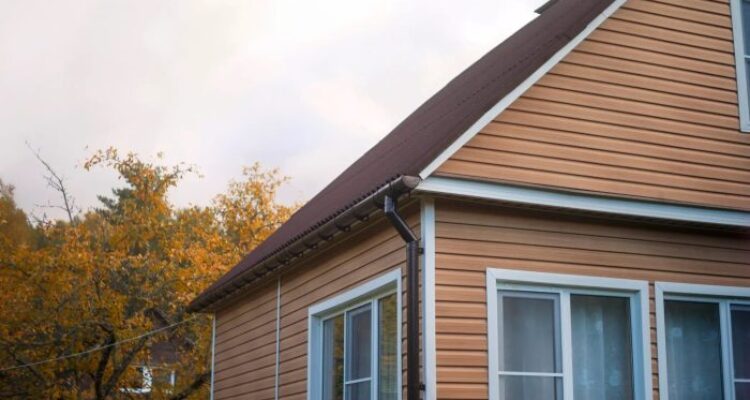 How To Estimate the Cost of New Vinyl Siding